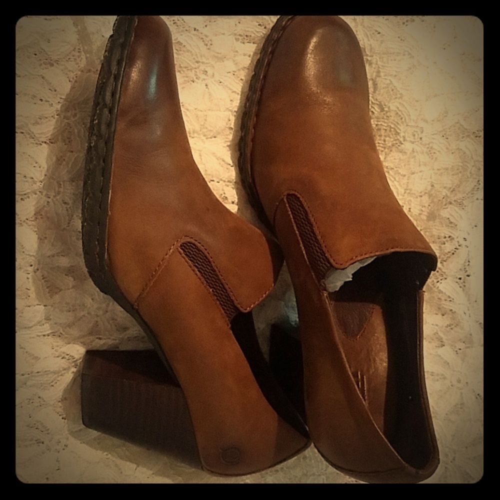 Born Shoes size 9